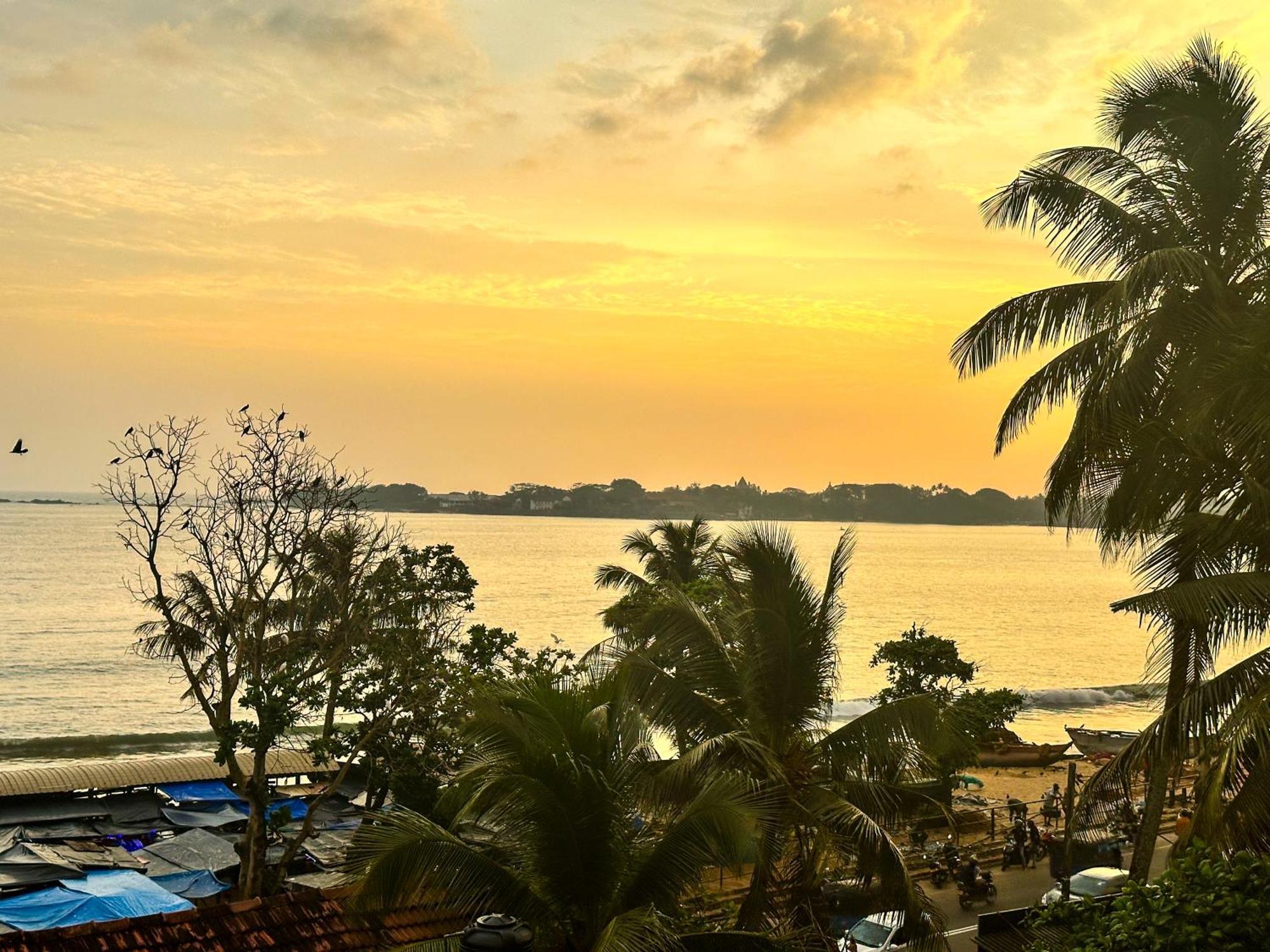 New Panda House Hotel Galle Bagian luar foto