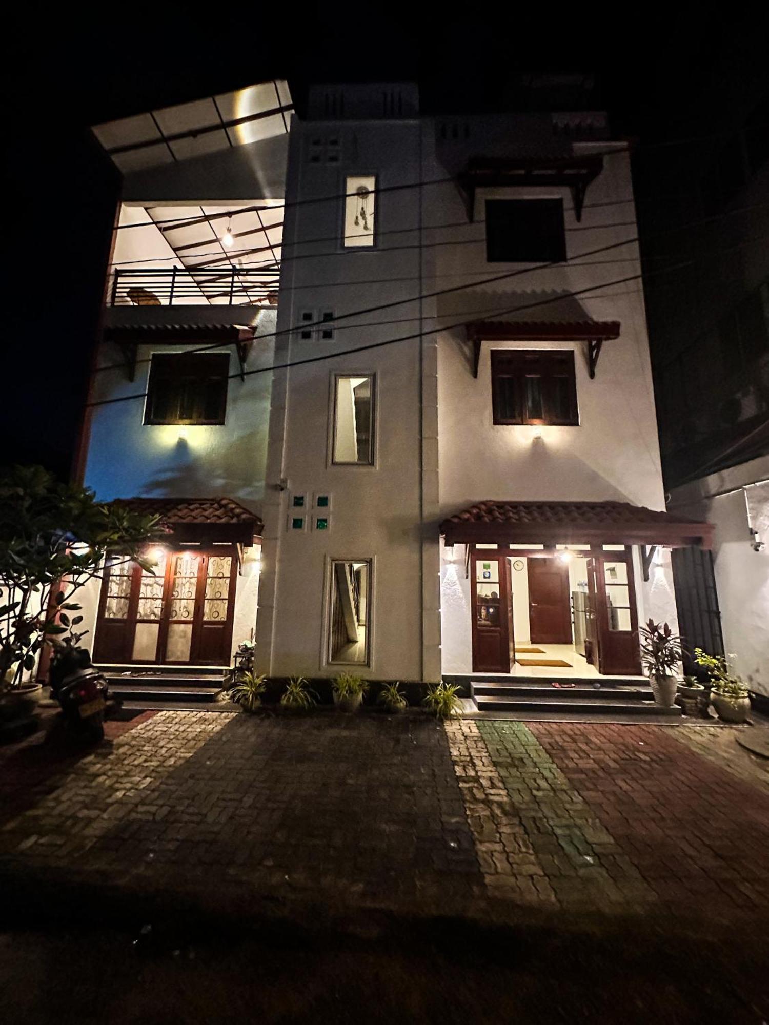 New Panda House Hotel Galle Bagian luar foto