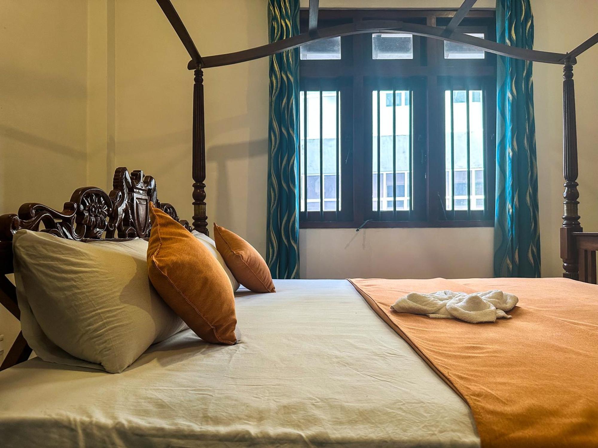 New Panda House Hotel Galle Bagian luar foto