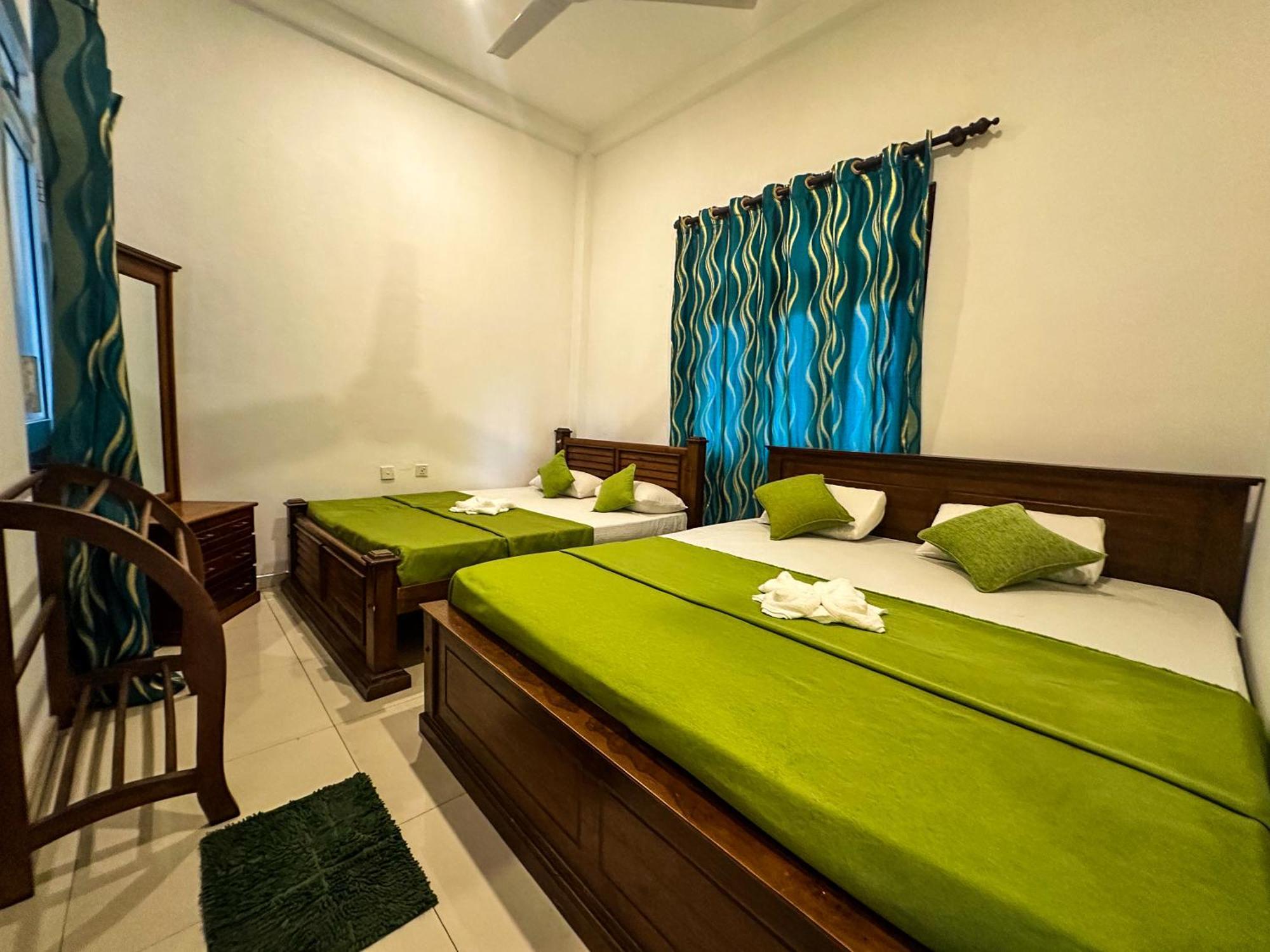 New Panda House Hotel Galle Bagian luar foto