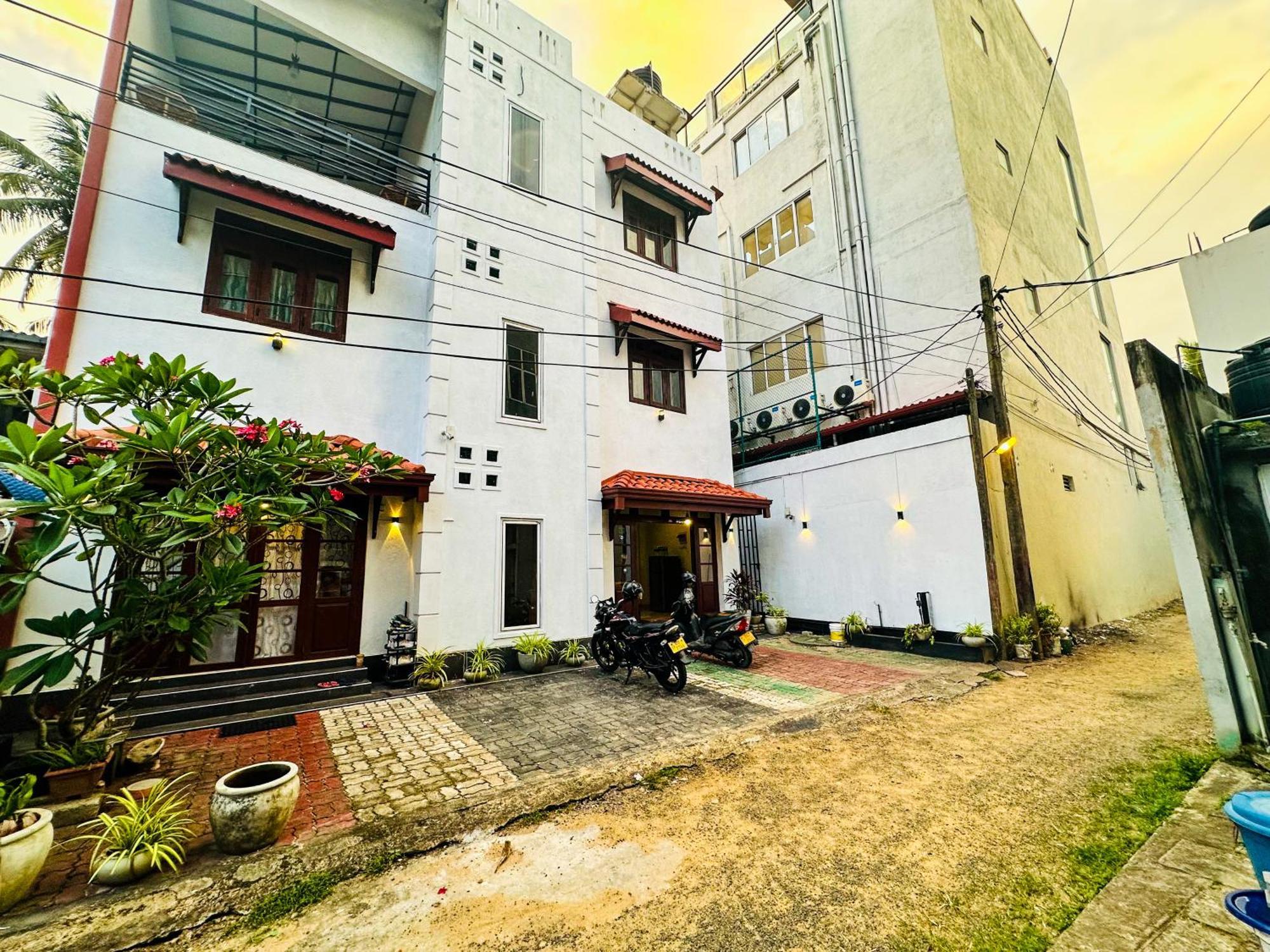 New Panda House Hotel Galle Bagian luar foto
